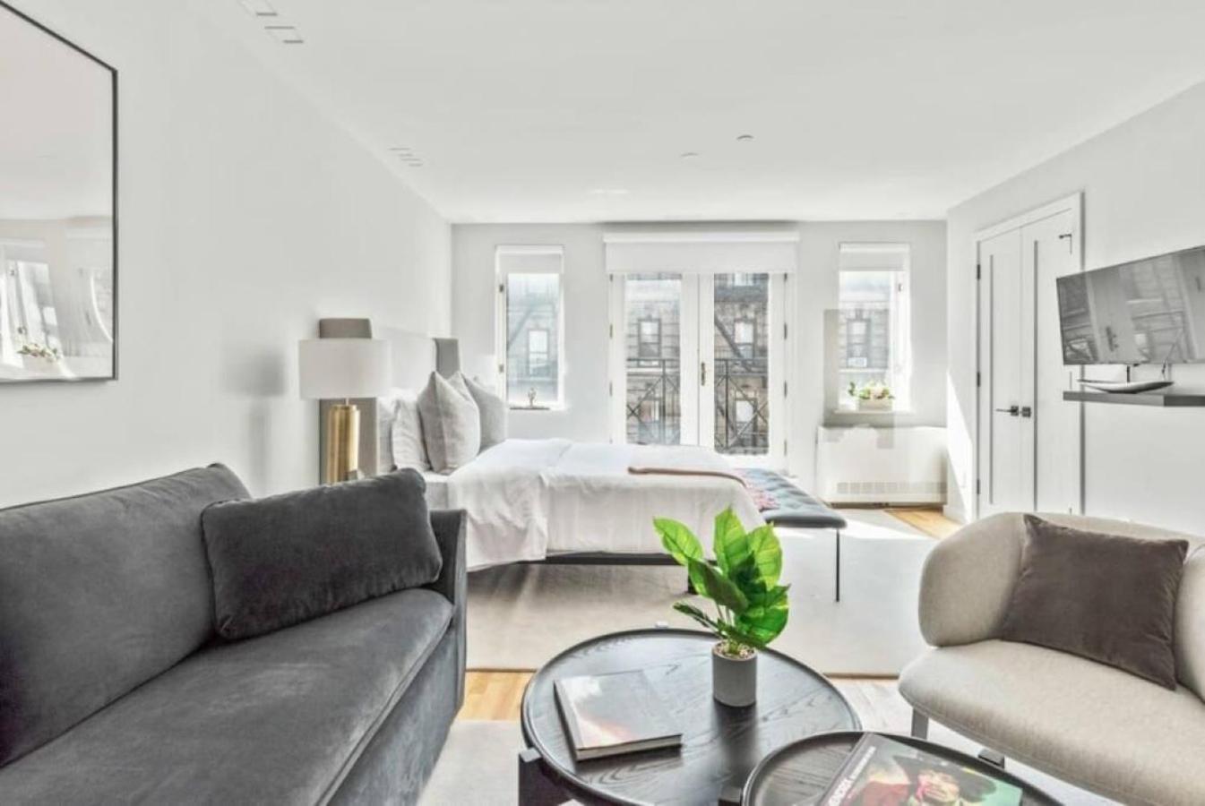 Апартаменти Luxe Studio With Charming Juliet Balcony Нью-Йорк Екстер'єр фото
