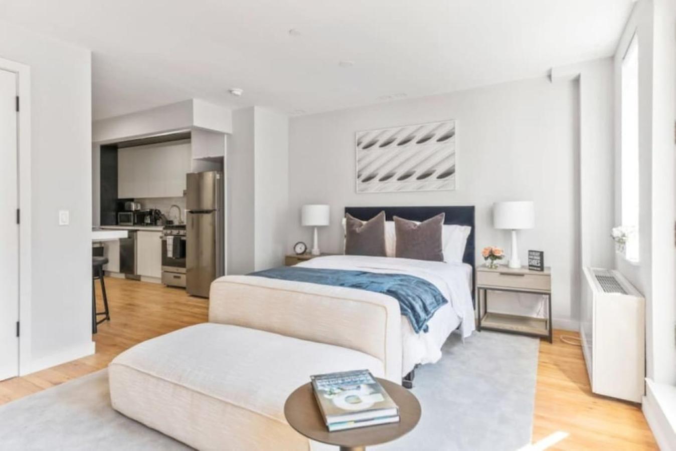 Апартаменти Luxe Studio With Charming Juliet Balcony Нью-Йорк Екстер'єр фото